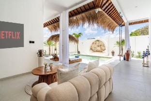 Casa Bonita 3BR@Central Canggu Villa in North Kuta