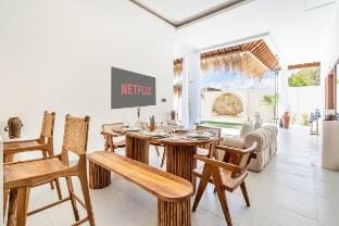 Casa Bonita 3BR@Central Canggu Villa in North Kuta