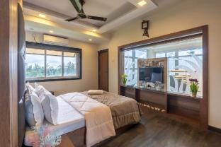 Seasons villa.  luxurious villa Vacation rental in Maharashtra