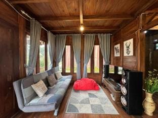 Mroom Villa Villa in Cisarua