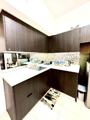 1-BR Suite ,2 Beds & Mountain View  100MBPS WIFI Apartment in Davao City