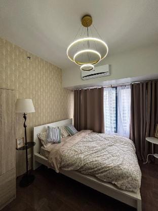 R7 Premier Suites - 1 Bedroom in Air Residences Apartment in Makati