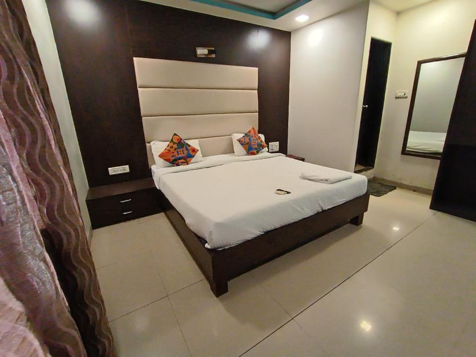 Hotel Adore Palace  - Near Mumbai Airport Hotel in Mumbai