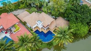 Massive Huge Pool 9 Minutes Walk to Beach V131 Vacation rental in Choeng Thale