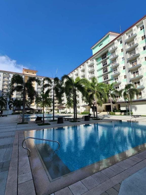 Eka and Papa Staycation Near Manila Airport Apartment in Las Pinas