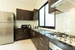2 Beds large pool night market  Soi Namjai v122 Vacation rental in Rawai