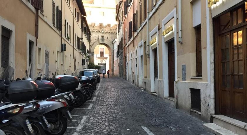 The Ancient wall  Apartment in Rome