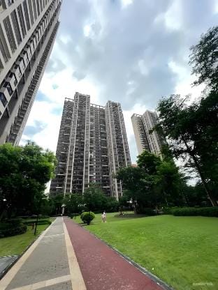 LEON’S APARTMENT CLOSE TO XIAOLAN RAILWAY STATION Vacation rental in Guangzhou
