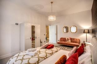 AwesHomeitaly - White Mirrors Apartment Apartment in Pisa