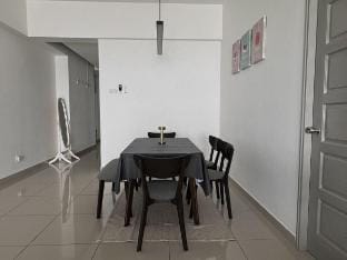 NEW *Coziness Suite w/ high speed WiFi+Netflix* Apartment in Perak