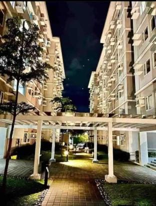 1 Bedroom with Netflix & Wireless Karaoke Speaker Apartment in Quezon City