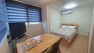 Hyun's #301 (5 minutes walk from Seoul Station) Vacation rental in Seoul