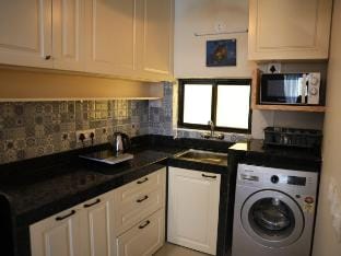 Kudrat's Nook (Seaview Bohemian Retreat) Apartment in Canacona