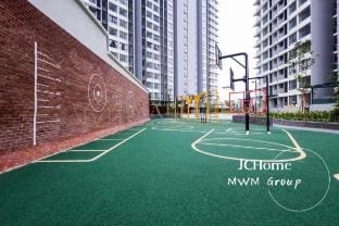 Walkable to SCCC | Bright n Bold like Citrus Apartment in Selangor, Malaysia