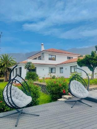 Seven bed villa in La Orotava with ocean view Villa in Orotava Valley