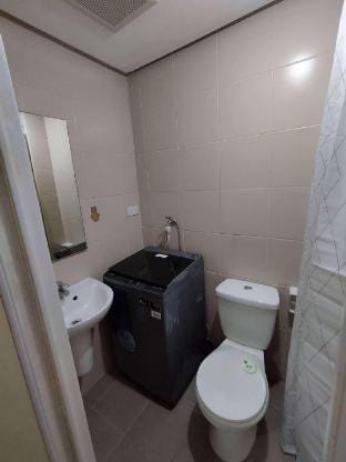 Goldmine Malate 2009 Apartment in Pasay