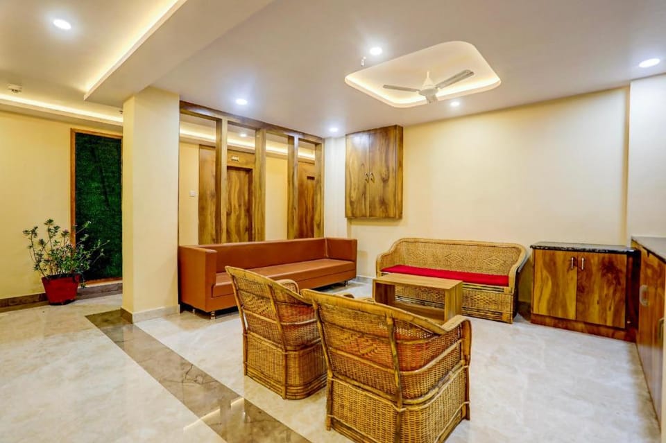 Super Townhouse Oak Dhanbad Near SSLNT College formerly Kapson Hotel in West Bengal