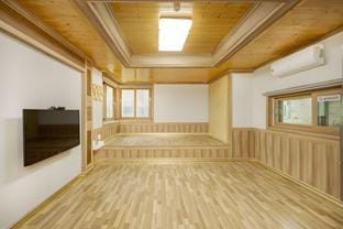 Daecheon Sun and Moon Pension Bed and Breakfast in South Korea