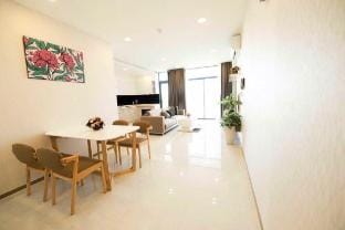 Căn hộ view sông Saigon ngắm pháo hoa Apartment in Ho Chi Minh City