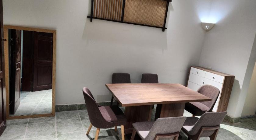 Bleuchat 2 bedrooms 3 beds 6 guests  Apartment in Hanoi