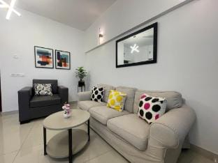 Zaha Homes:Luxe 3br,Com3-Clifton Apartment in Karachi