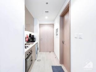 Urban Charm: Studio with Balcony in Riviera Vacation rental in Dubai