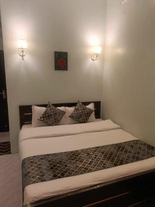 Happy Home Paying Guest House  Vacation rental in Varanasi