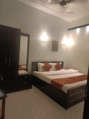 Happy Home Paying Guest House  Vacation rental in Varanasi