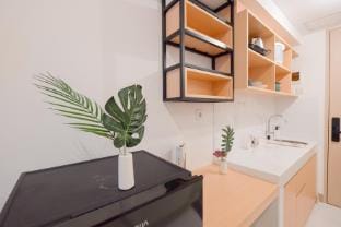 Studio Tokyo Riverside PIK 2 Modern By Travelio Apartment in West Java