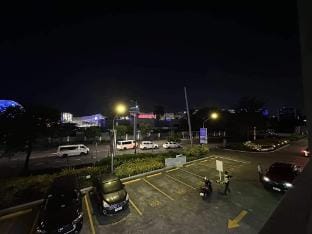Mall of Asia view with balcony SD  Apartment in Pasay