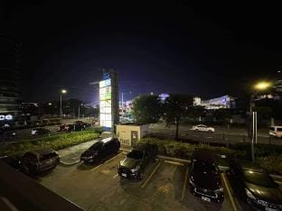 Mall of Asia view with balcony SD  Apartment in Pasay