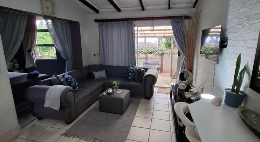Salty Sands Beach Flat Apartment in Durban
