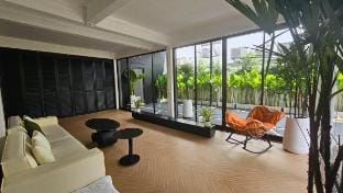 Bangkok City Center Sukhumvit Four-Bedroom Villa, Near Cowboy Street Vacation rental in Bangkok