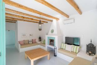 Casa De La Tita Beln Farm Stay in Sierra Norte de Sevilla