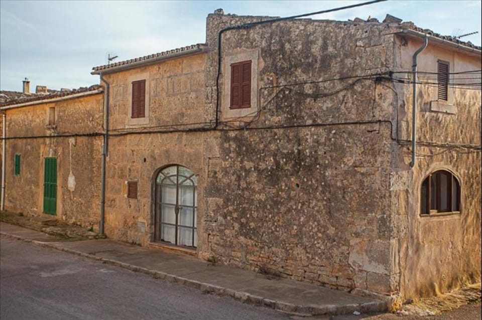 Casa Anita Village House With Charming 4 pax Apartment in Migjorn