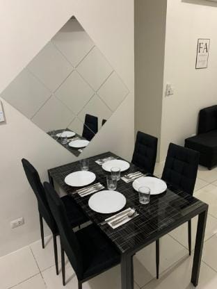 2 Bedrooms Suite in Mckinley BGC Vacation rental in Makati