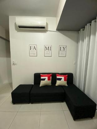 2 Bedrooms Suite in Mckinley BGC Vacation rental in Makati