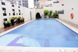 Modern Suite in Mckinley Vacation rental in Makati