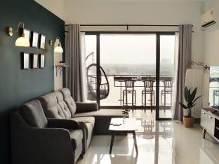 Danga Bay - 3BR Full Seaview | Luxe Balcony Bliss Apartment in Johor Bahru