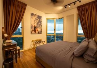 Afiniti 2BR Cozy Giant Bear Home 5 Min -> Legoland Apartment in Johor
