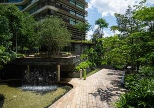 Afiniti 2BR Cozy Giant Bear Home 5 Min -> Legoland Apartment in Johor