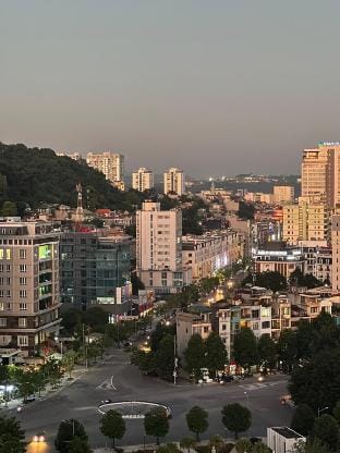 Dark Green Apartment - Sapphire HaLong Apartment in Laos