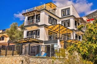 Doruk Kalkan ada manzaranızı jakuzinizde izleyin. Villa in Kalkan Belediyesi