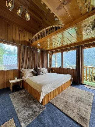 Himalayan Quail’s Nest, Manzil (Treehouse) Vacation rental in Himachal Pradesh