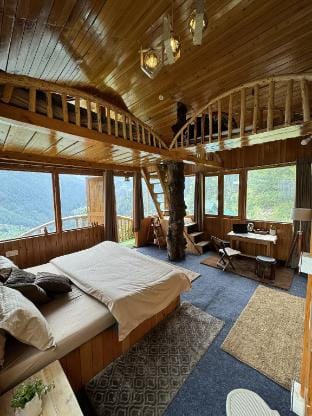 Himalayan Quail’s Nest, Manzil (Treehouse) Vacation rental in Himachal Pradesh