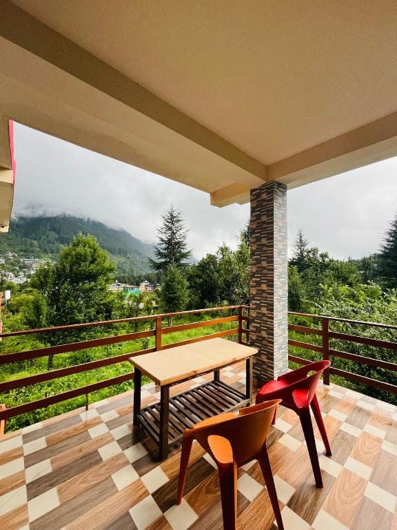 old skool vibes Hotel in Manali