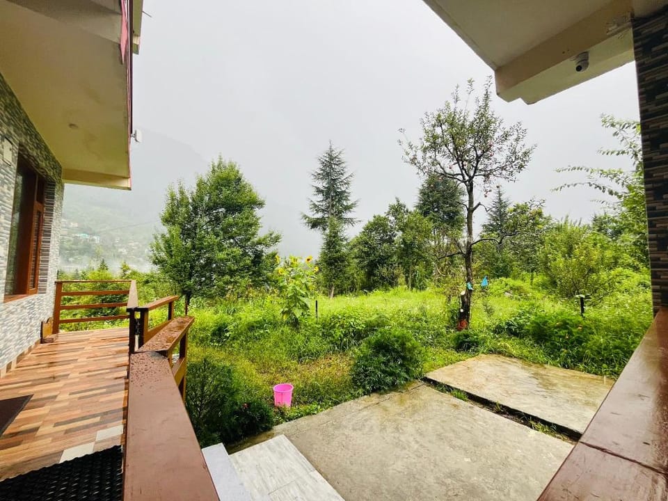 old skool vibes Hotel in Manali