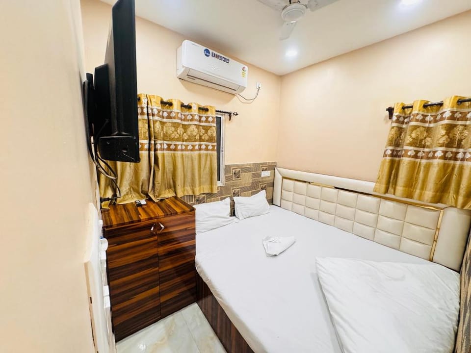 ZQ Guest House Hotel in Kolkata