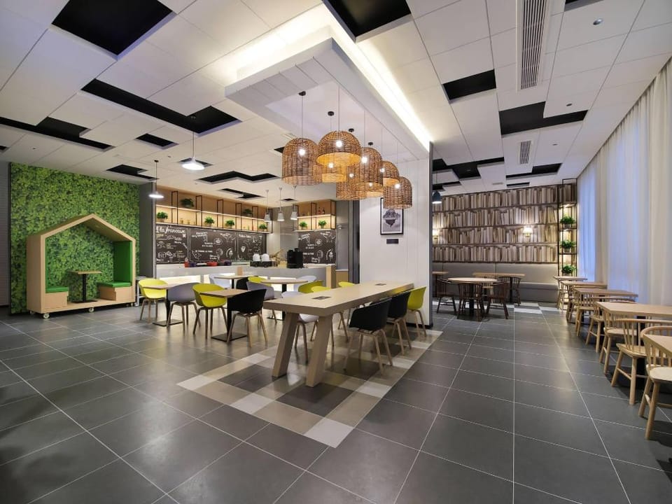 Campanile Hotel Shanghai The Oriental Beauty Valley Xianpu Road Hotel in Shanghai
