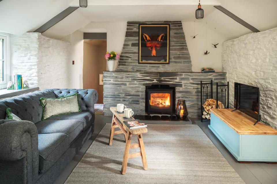 Topsy Turvy and Hillside Spa at Tregoose Old Mill Vacation rental in Saint Columb Major